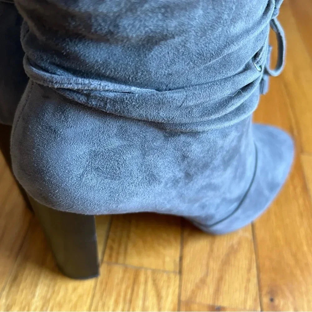 White House Black Market Gray Suede Booties Size 8 - Picture 2 of 8